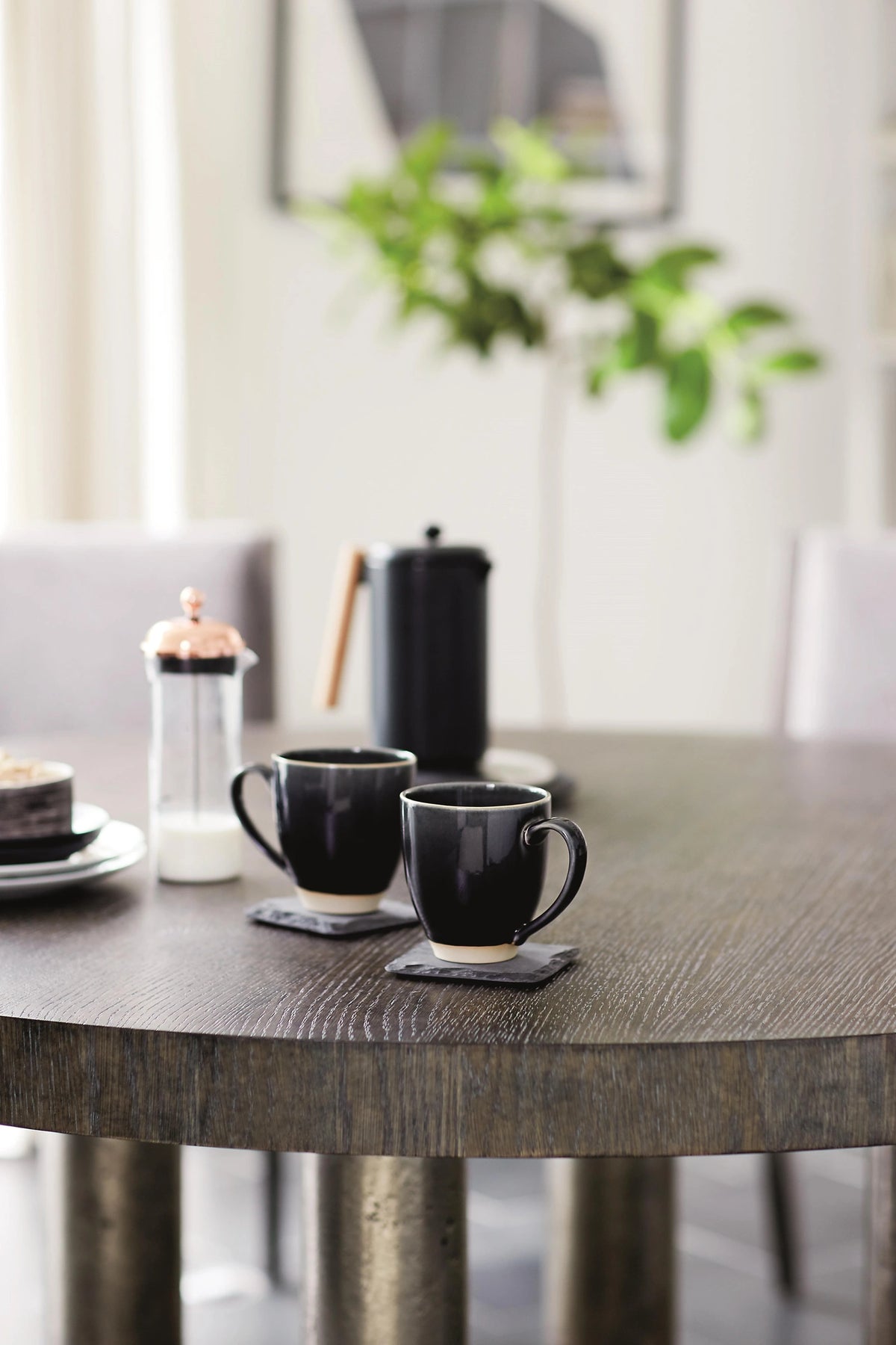 Linea Dining Table