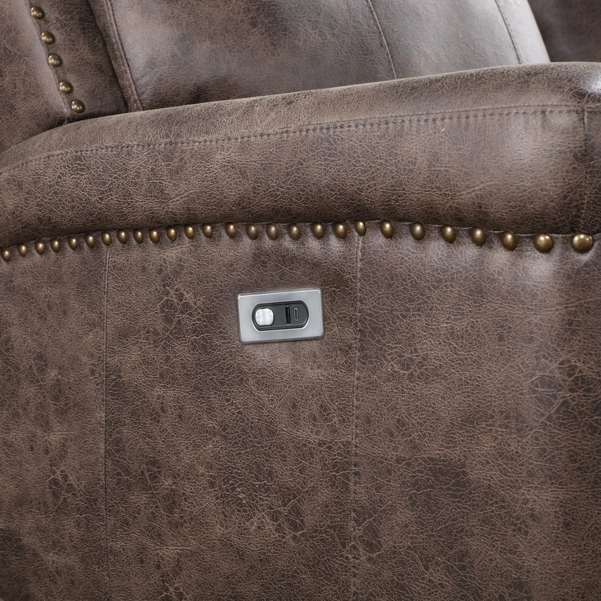 Quade Console Loveseat W/ Pwr Fr-Mocha