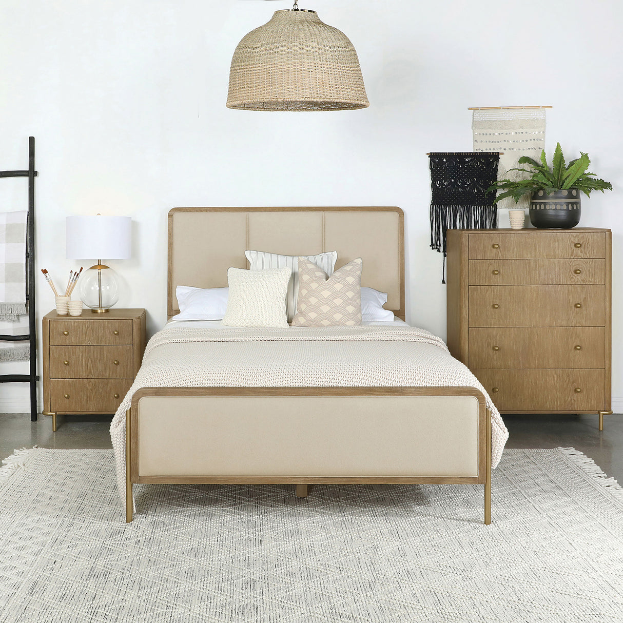 Arini Panel Bed - galleria furniture outlet