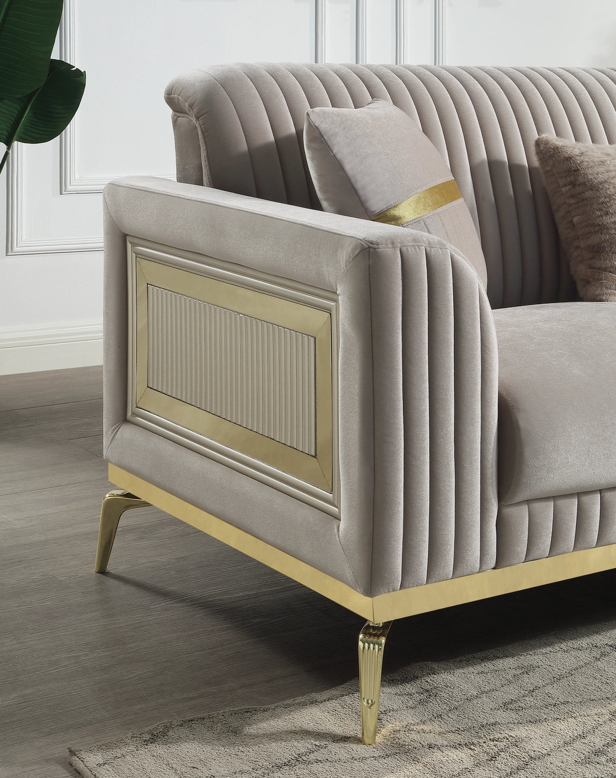 Antigua Loveseat