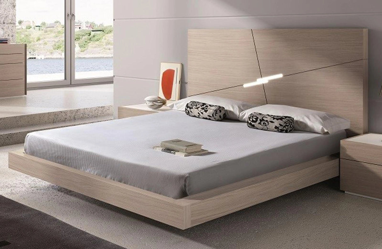 J&M Furniture Evora King Platform Bed in Wenge
