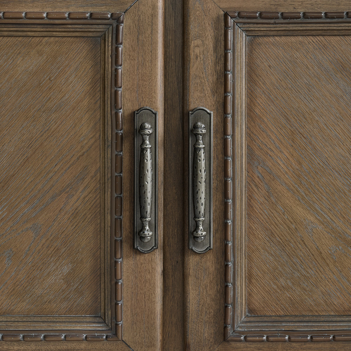 Madison Park Server in Walnut