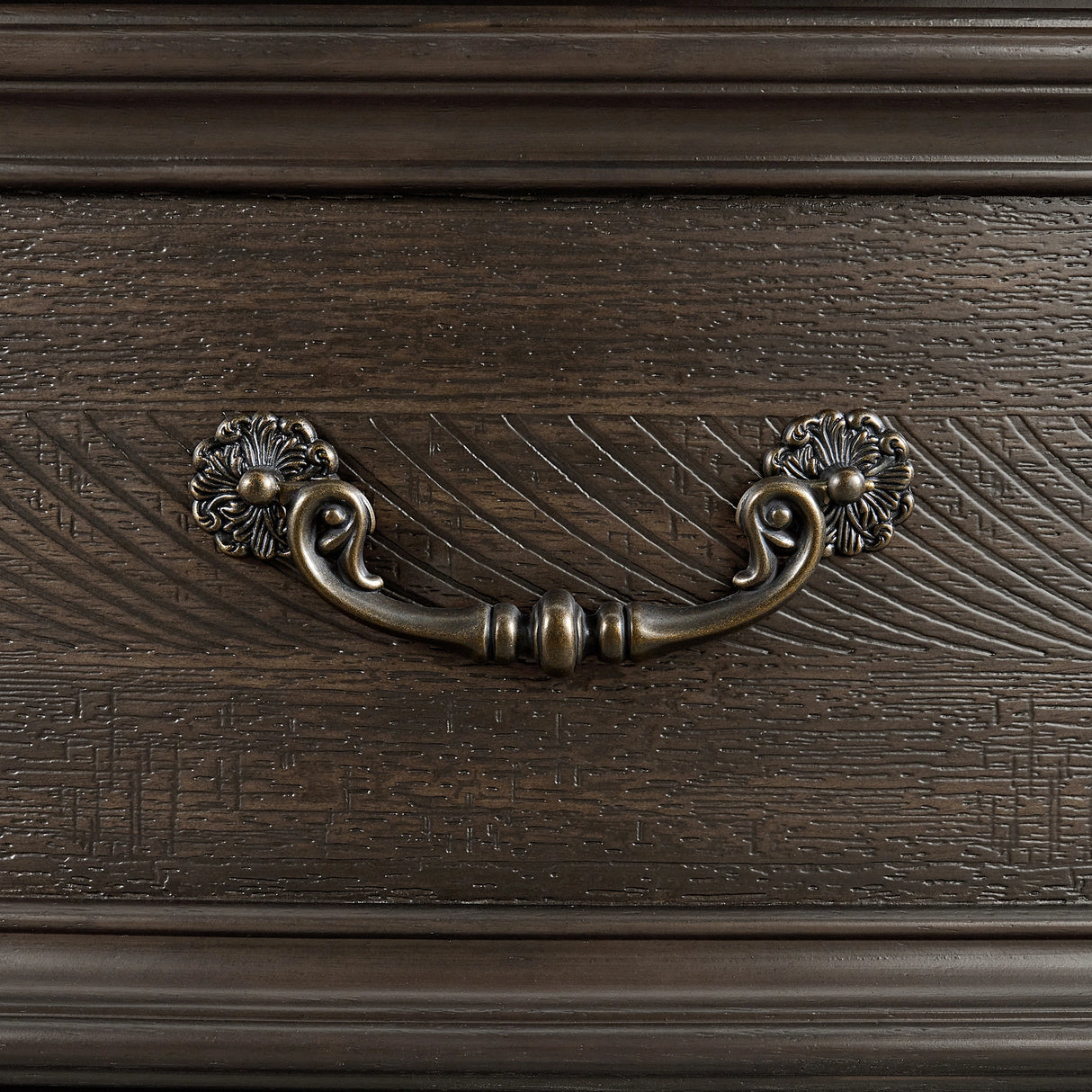 Brunswick 5-Drawer Chest in Mahogany