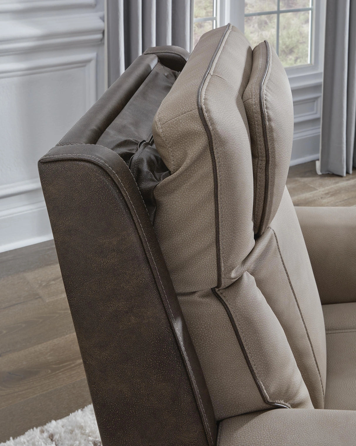 4Z-Peaceful Pause Power Lift Recliner