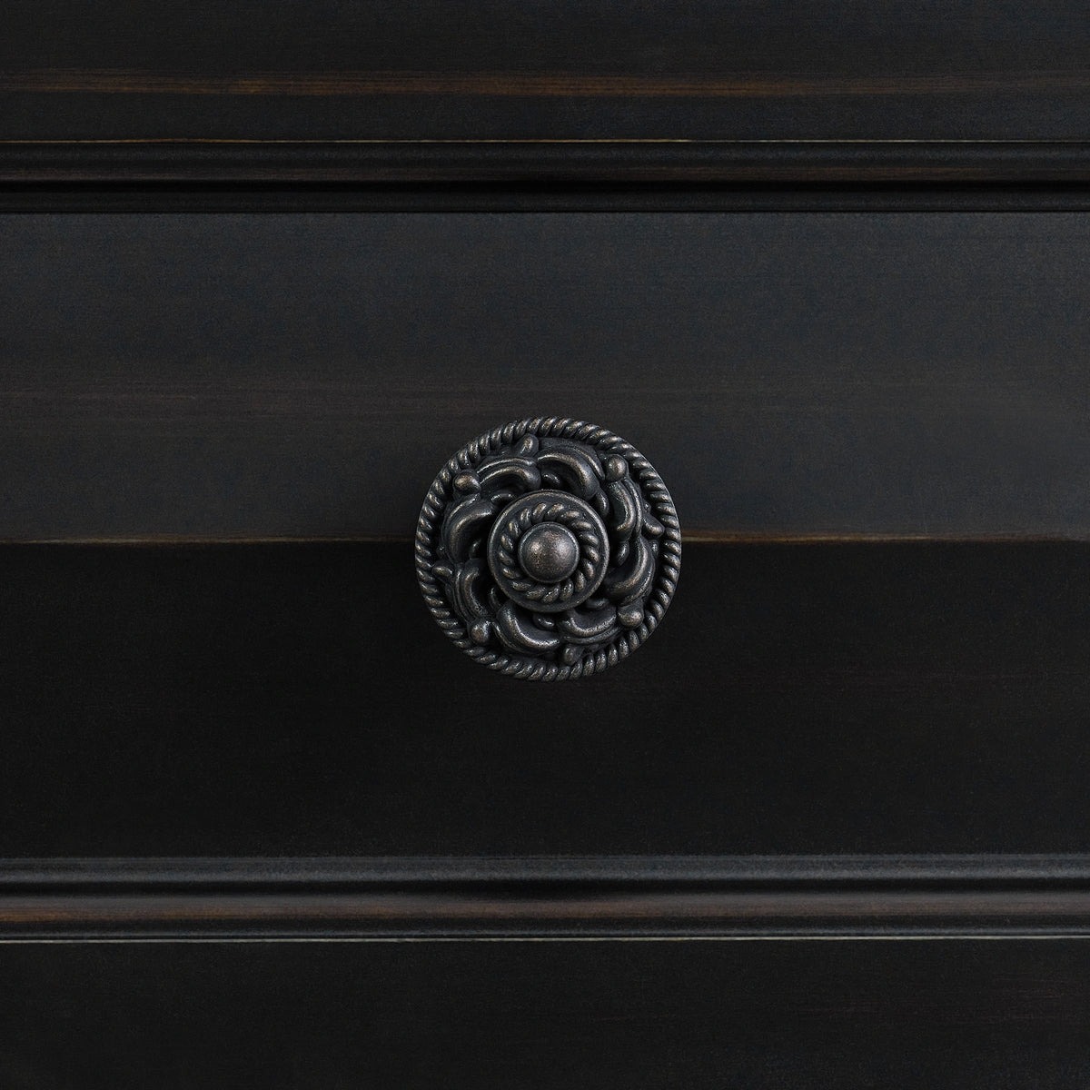 Bridgestone 7-Drawer Dresser in Antique White