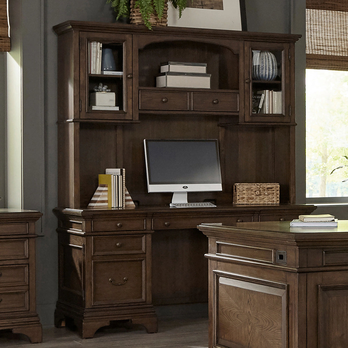Hartshill Credenza Desk with Hutch