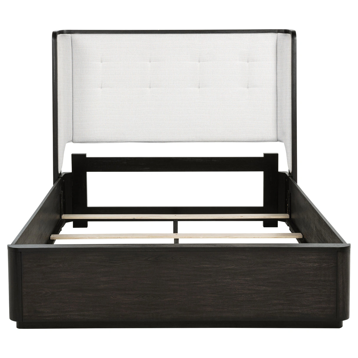 Leandro Wingback Bed