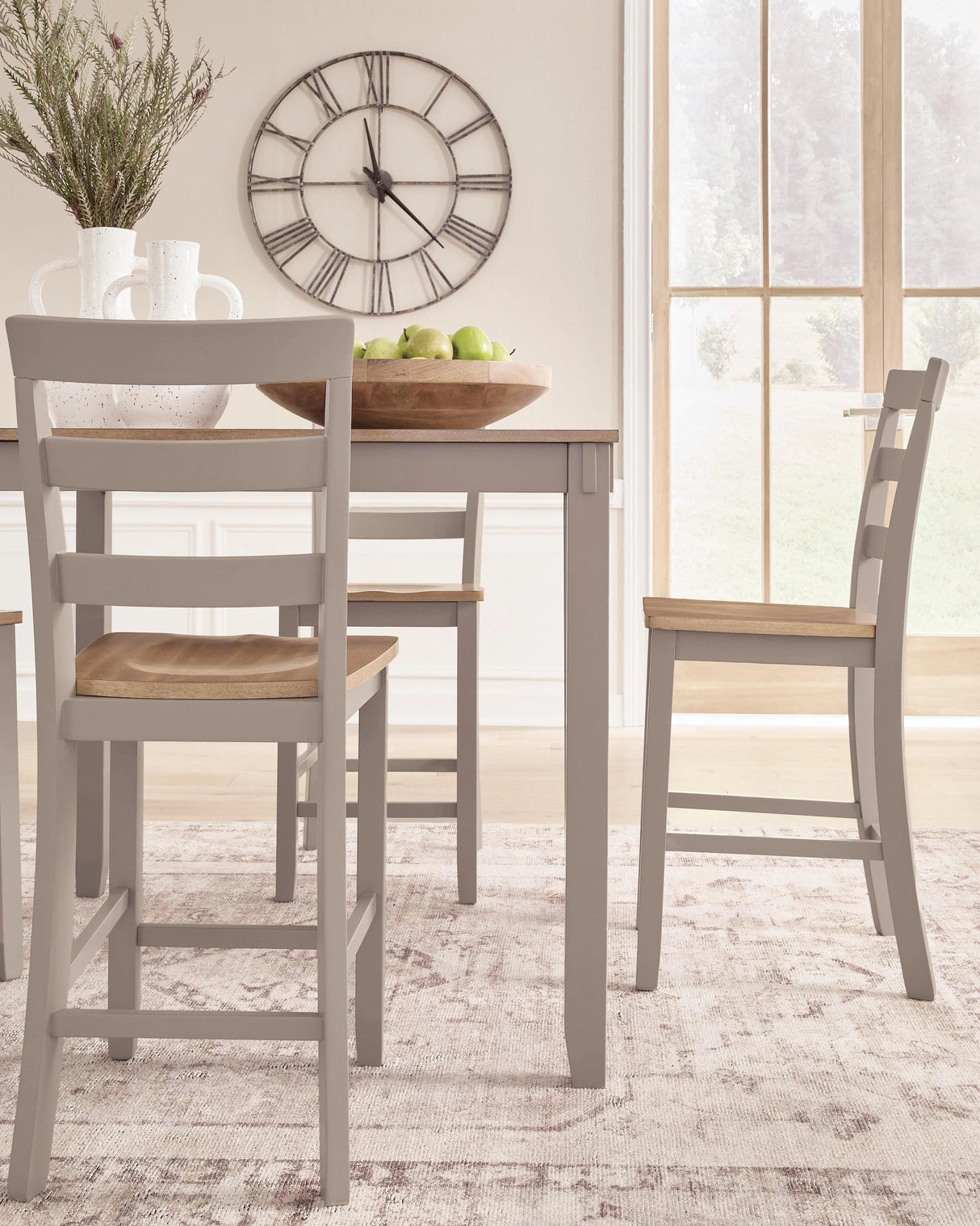 Harperfeld Counter Height Dining Table and 4 Counter Stools