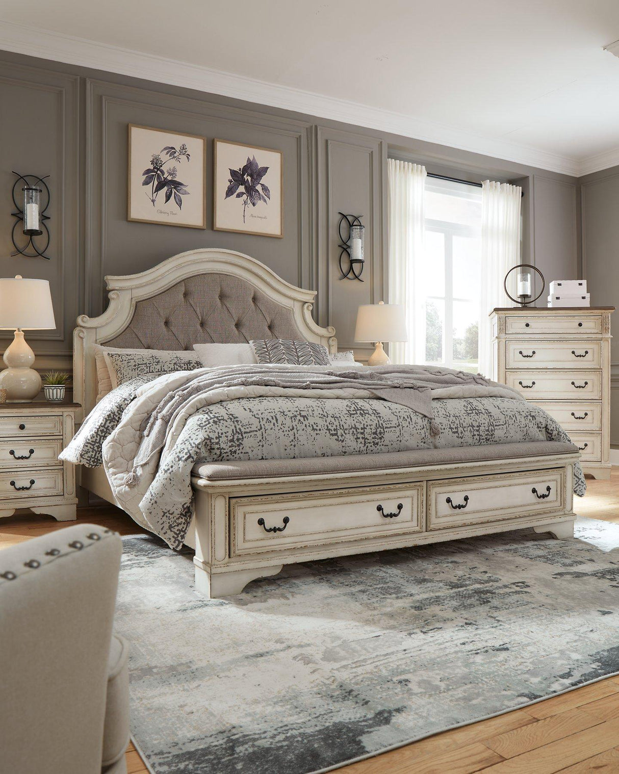 Realyn Upholstered Bed - galleria furniture outlet