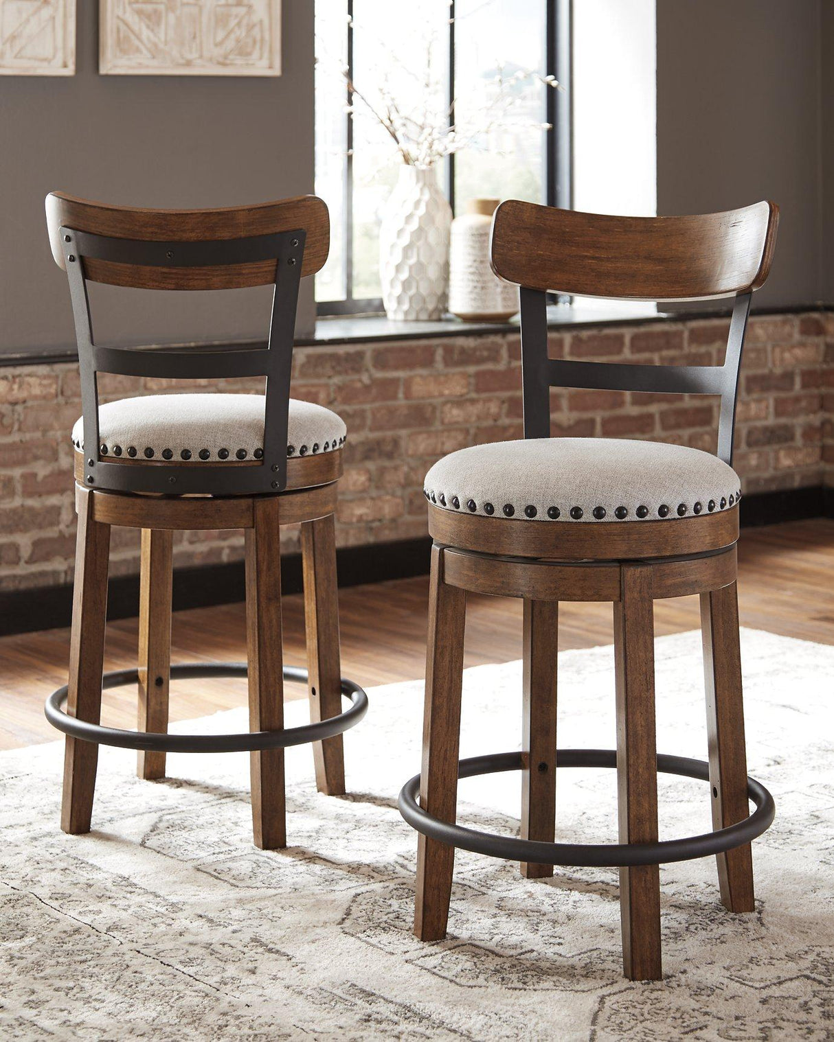 Valebeck Counter Height Bar Stool - galleria furniture outlet