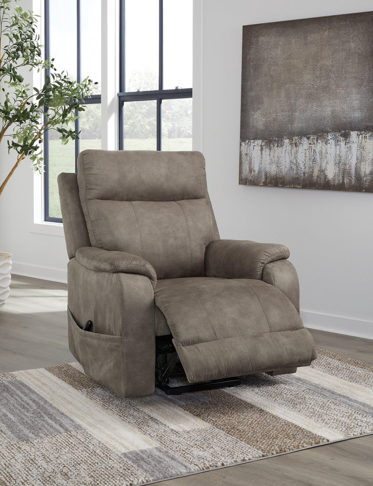 Crestmeade Power Lift Recliner - galleria furniture outlet