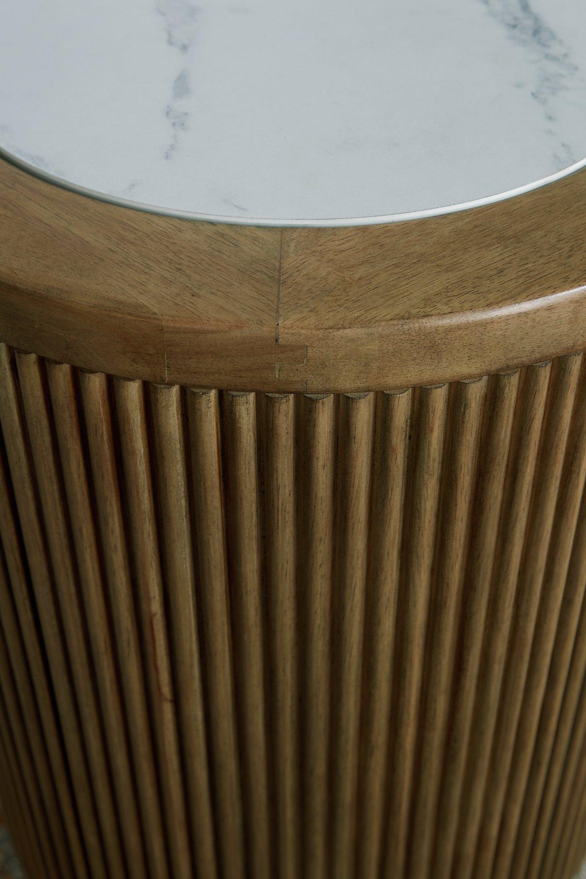 Camdill End Table - galleria furniture outlet