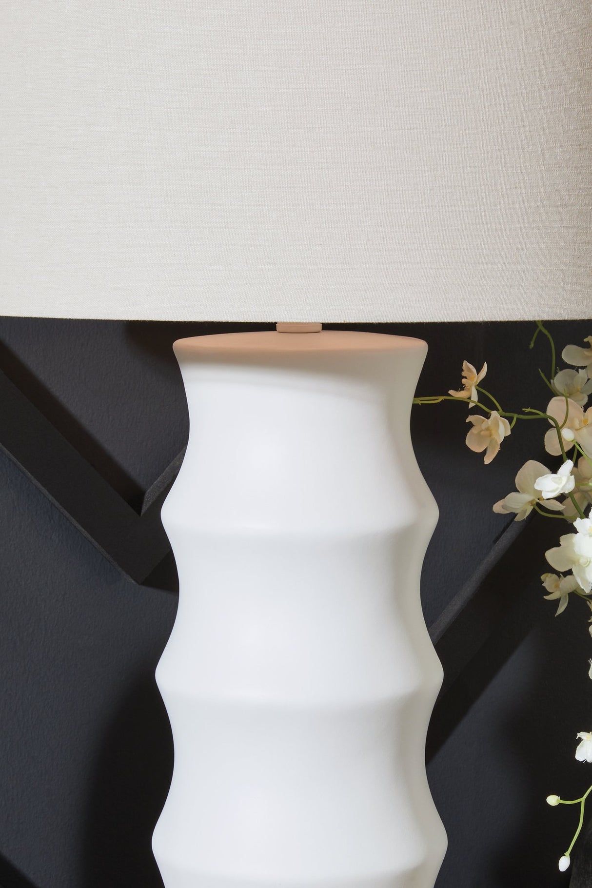 Veraleigh Table Lamp - galleria furniture outlet