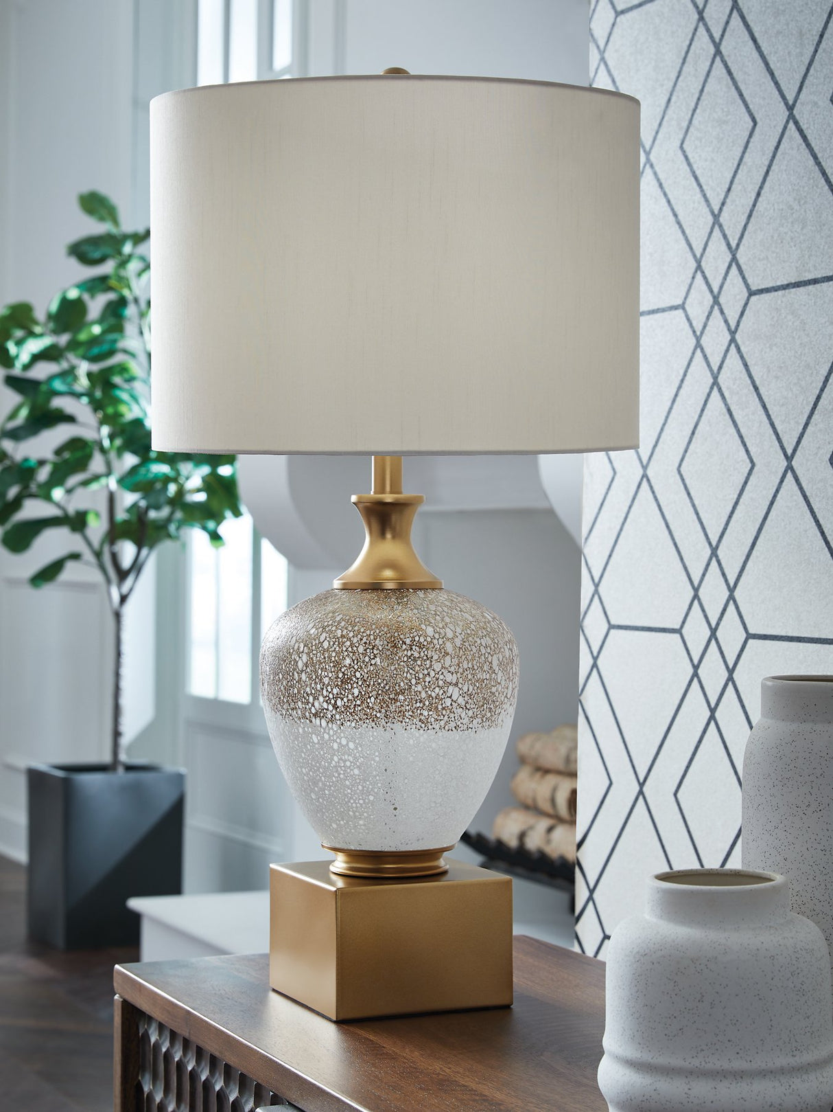 Tavisburg Table Lamp - galleria furniture outlet