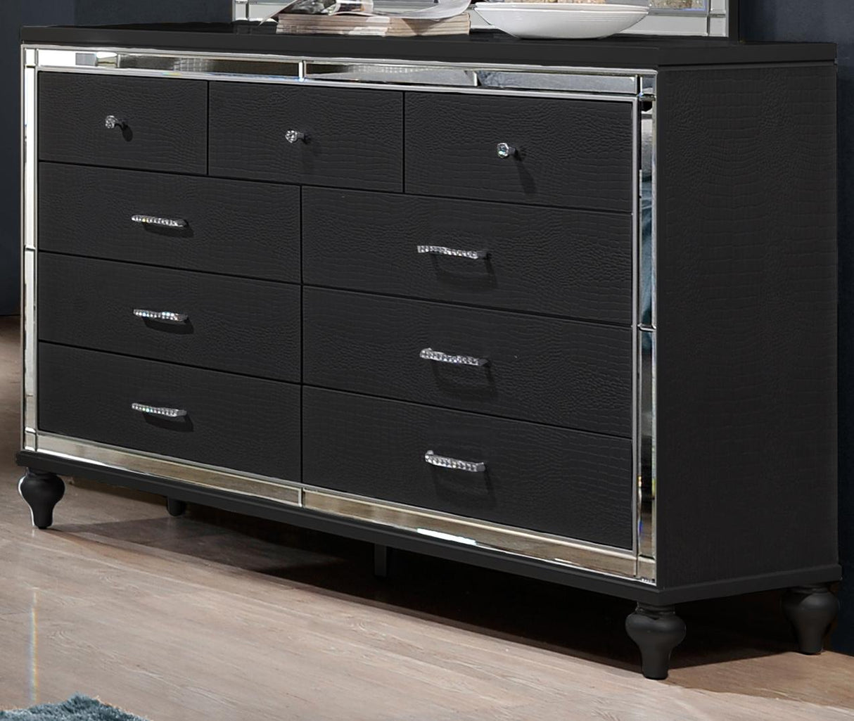 New Classic Furniture Valentino 9 Drawer Dresser in Black