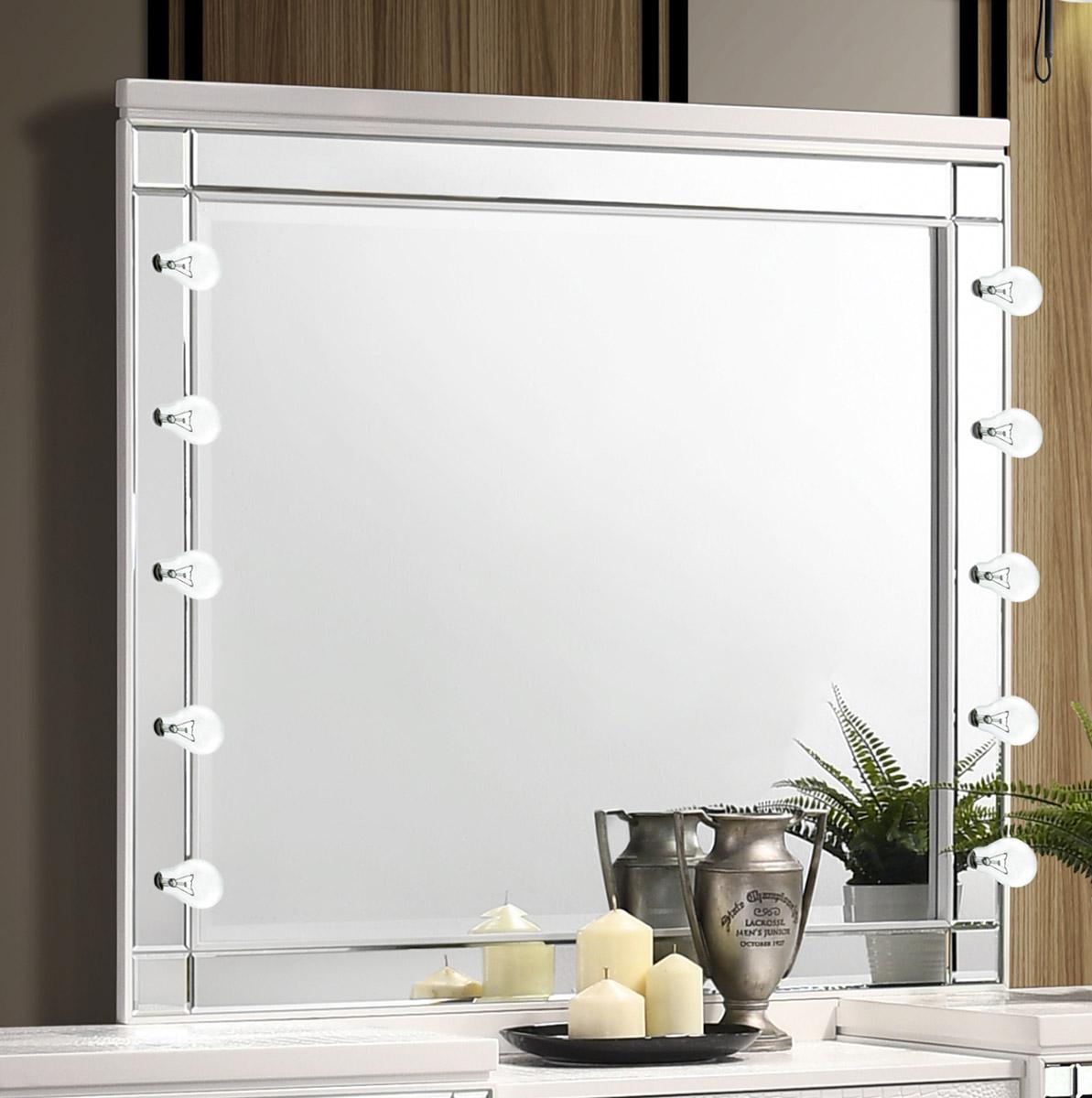 New Classic Valentino Vanity Table Mirror in White