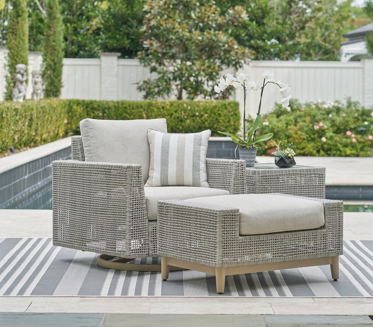 Seton Creek Outdoor Seating Set