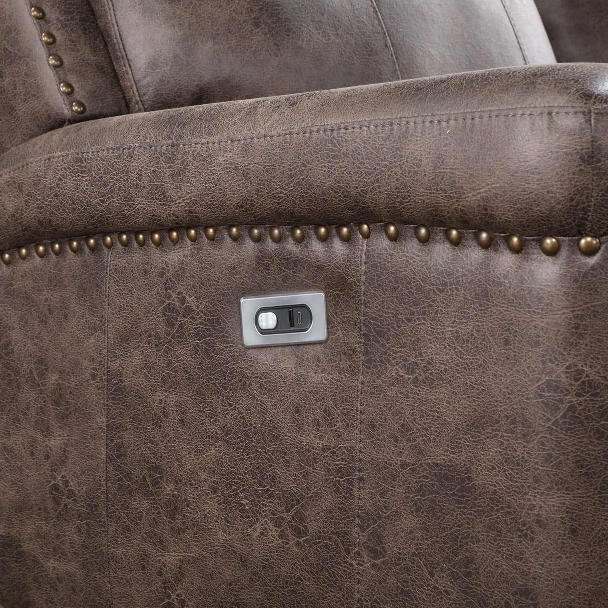 Quade Console Loveseat W/ Pwr Fr-Mocha