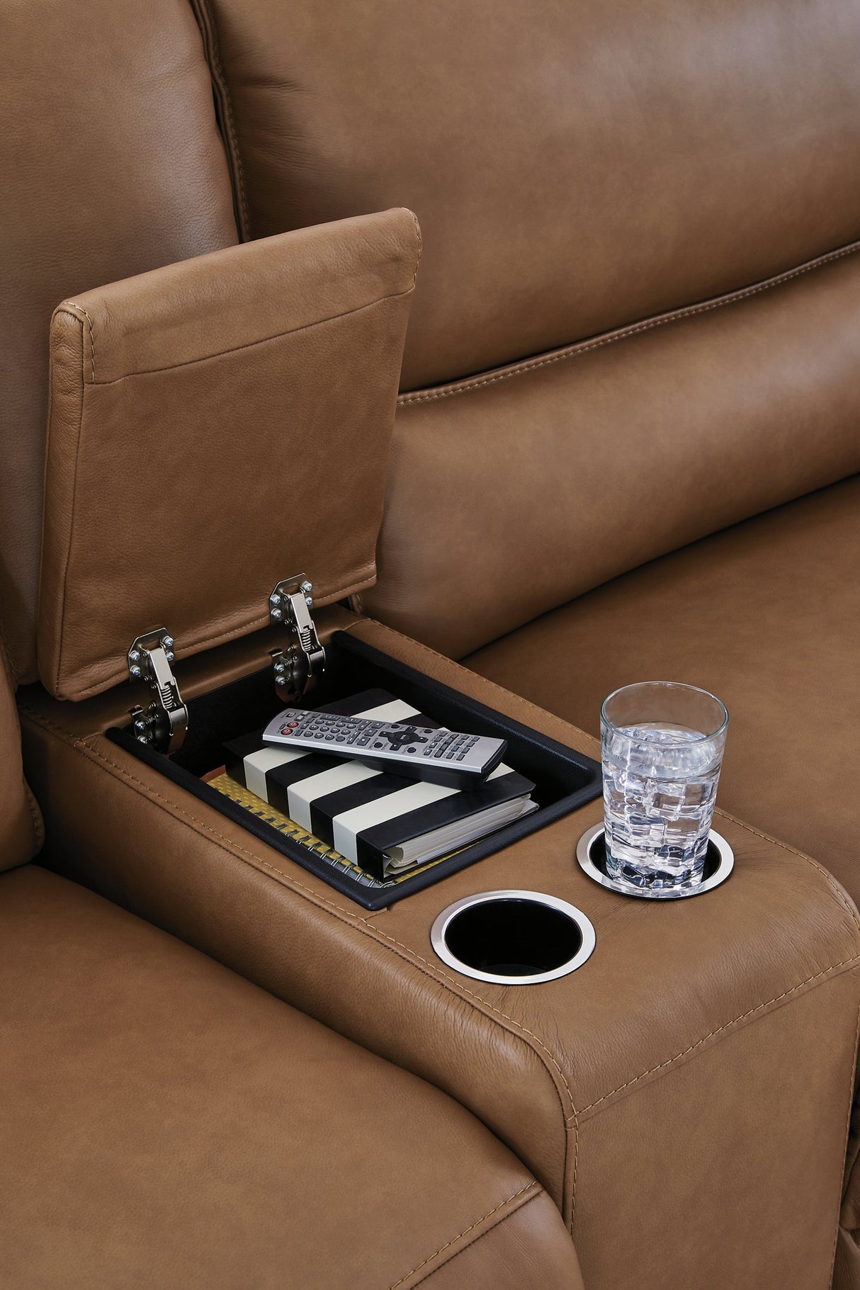 DeepWakes Power Reclining Sectional with Chaise
