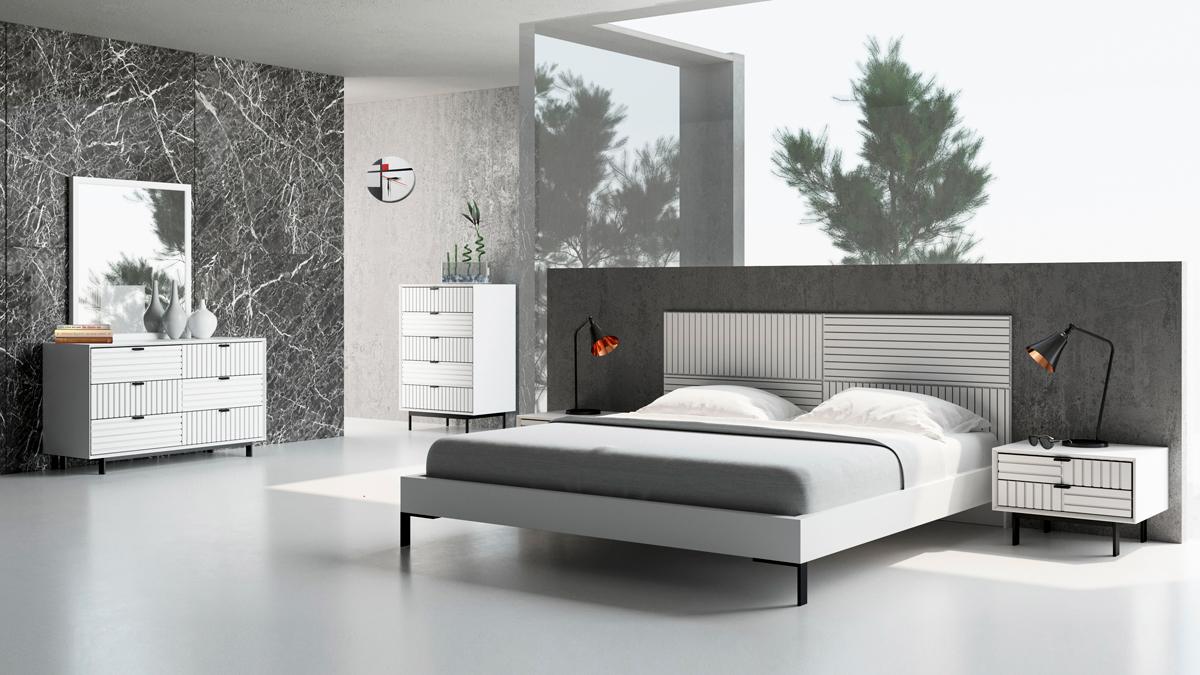 Nova Domus Valencia Contemporary Mirror