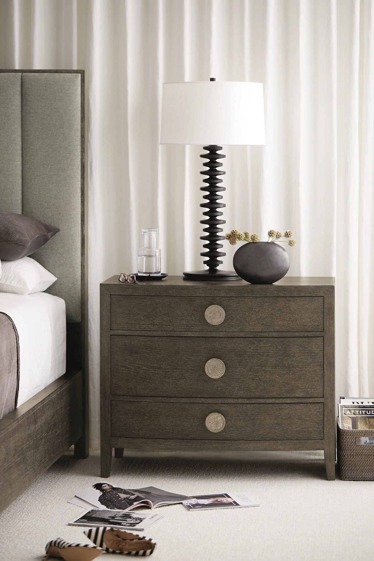 Linea Panel Bed Queen