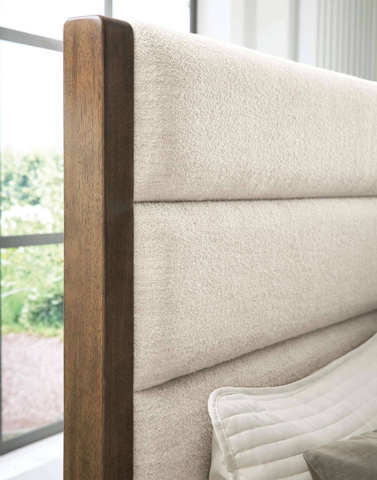 Marxmore Bed