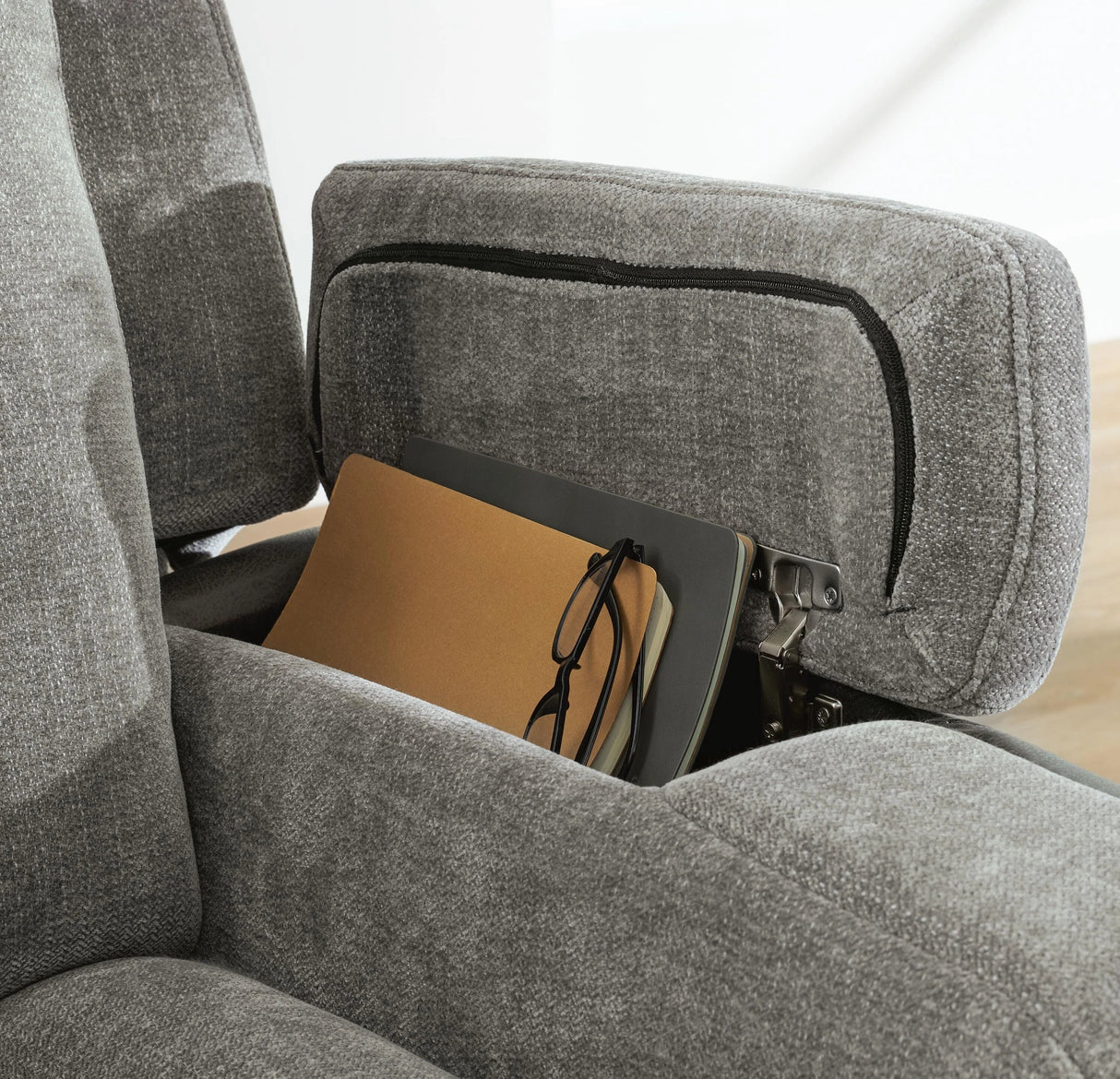 Mixed Motion Loveseat