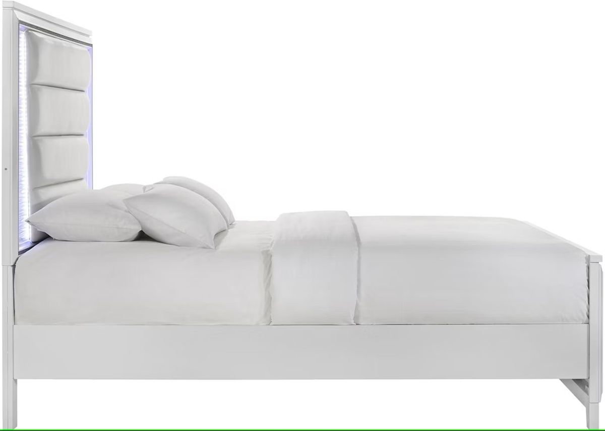 Elements International Moondance Full Panel Bed in White