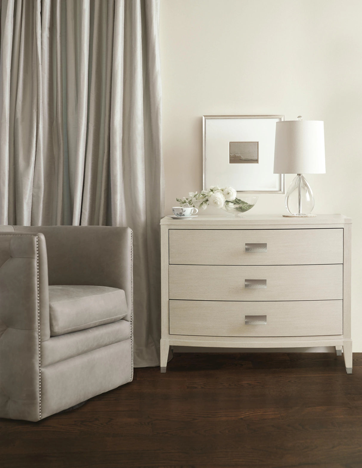 Palazzo Leather Swivel Chair