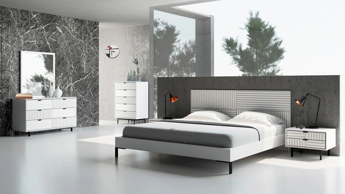 Nova Domus Valencia Contemporary Mirror