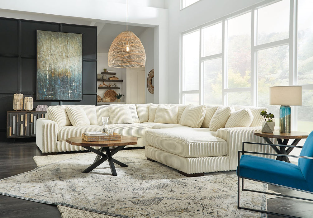 Lindyn Sectional