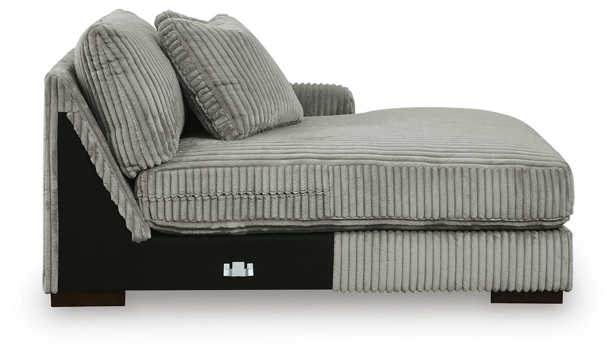 Lindyn Sectional with Chaise