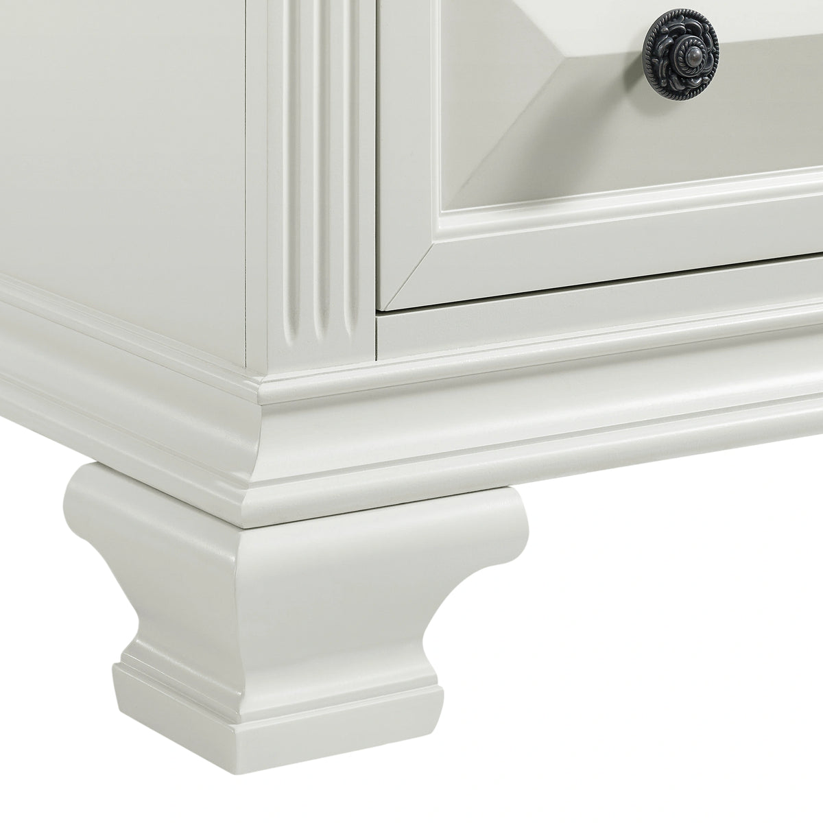 Bridgestone 7-Drawer Dresser in Antique White