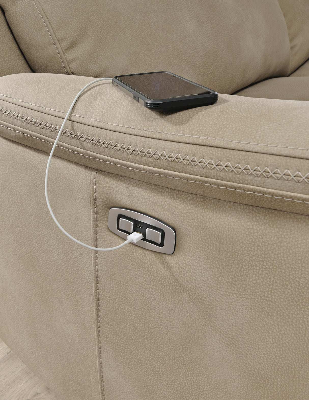 Next-Gen DuraPella Power Reclining Loveseat with Console
