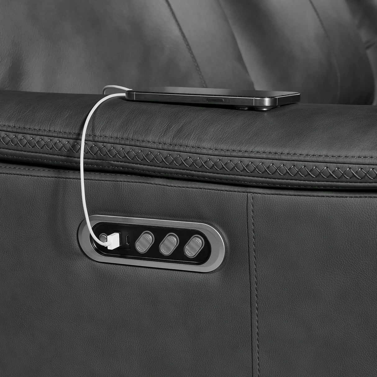 Mustang P3 Sofa with DDT, Wireless Charger in Aline