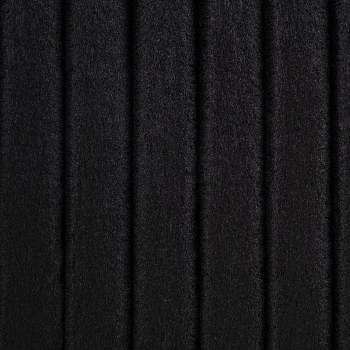 Sarco Swivel Accent Chair