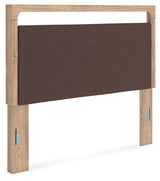 Kinlanni Upholstered Bed