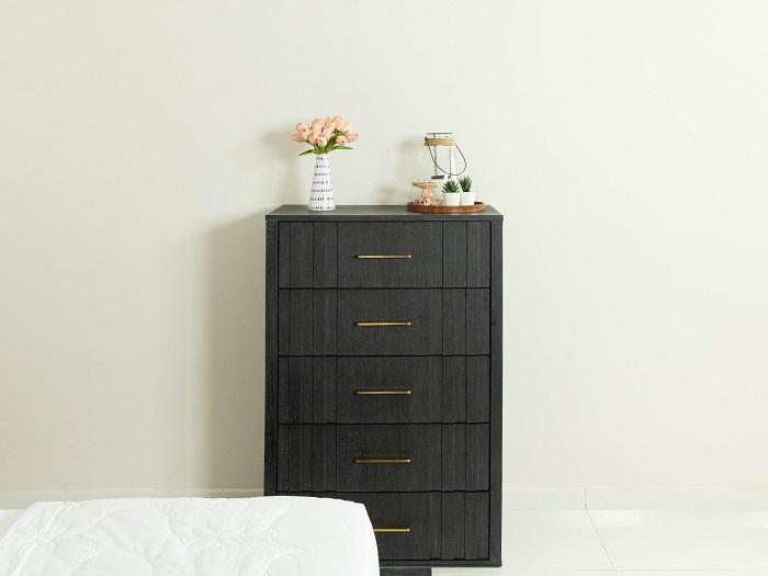 Modrest Manchester Contemporary Chest