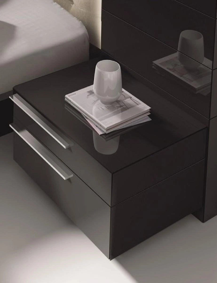 J&M Furniture Beja Right Facing Night Stand in Black