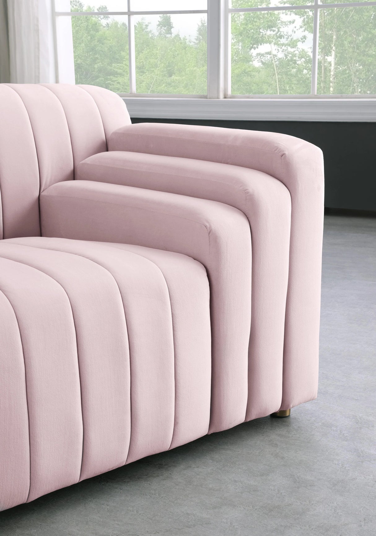 Naya Pink Velvet Chair