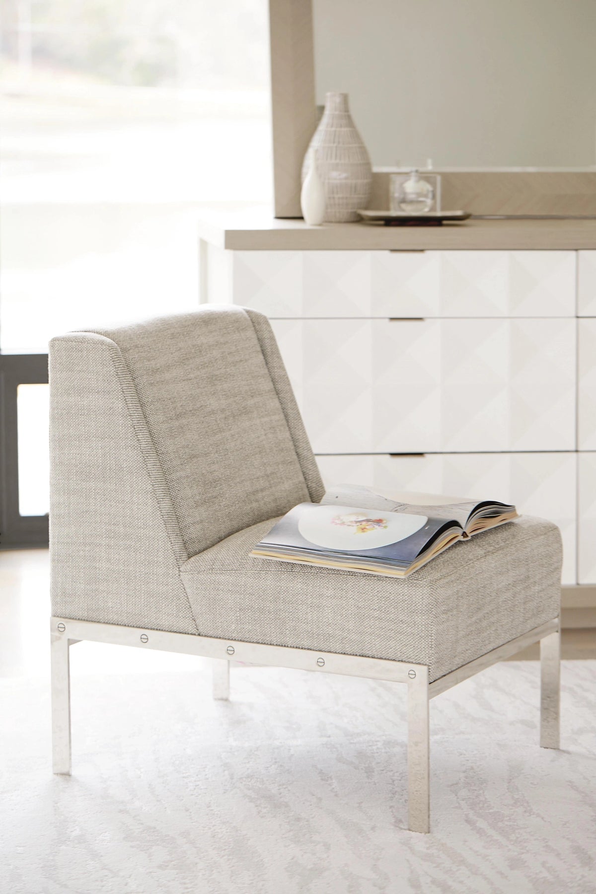 Axiom Dresser