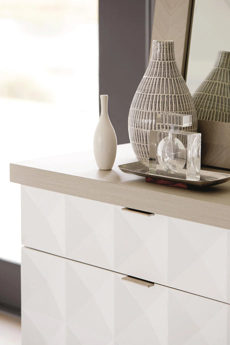 Axiom Dresser
